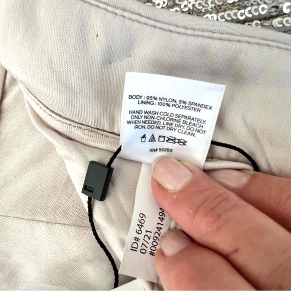 EXPRESS Sequined Pleated High Rise Cropped Wide Leg Trousers Pants Sz M NWT - Picture 13 of 16